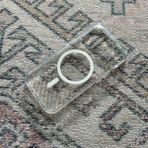 Magsafe Iphone 15 pro case new out of box. 8ft drop protection.